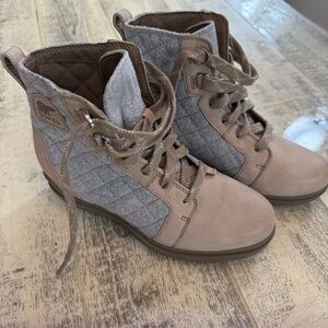 SOREL Women’s 6.5 Evie II NW Quilted Lace-Up Booties Ankle Boots Taupe Winter